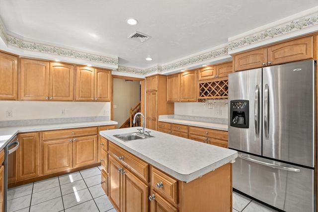 1 Pat Rose Way, Rockland, MA 02370