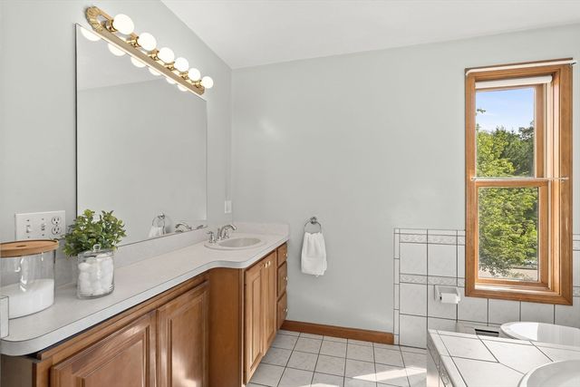1 Pat Rose Way, Rockland, MA 02370