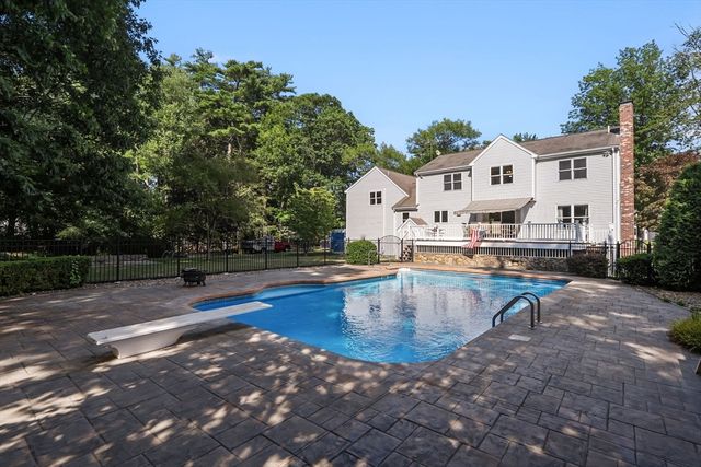 1 Pat Rose Way, Rockland, MA 02370