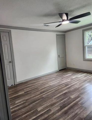 204 Center Street, Pasadena, TX 77506