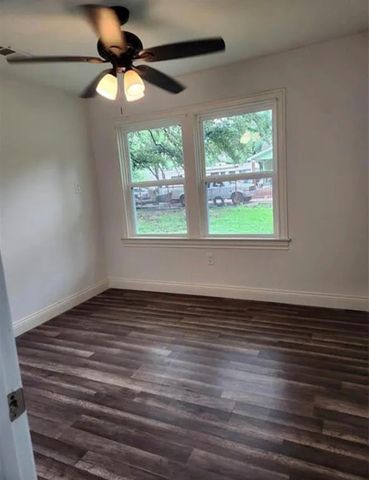 204 Center Street, Pasadena, TX 77506