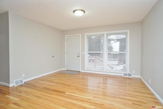 240 W Saunders Avenue, Lincoln, NE 68521