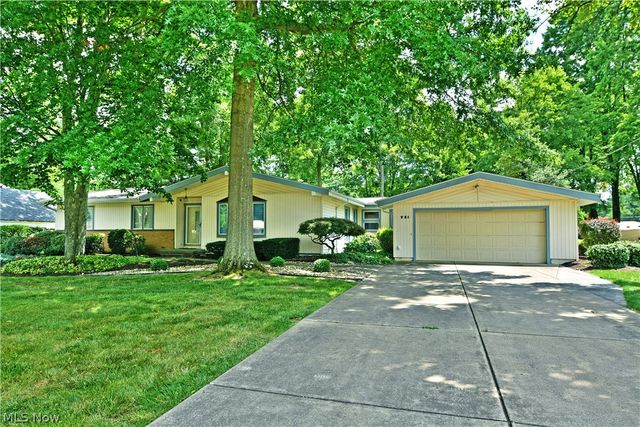 221 Southview Road, Canfield, OH 44406