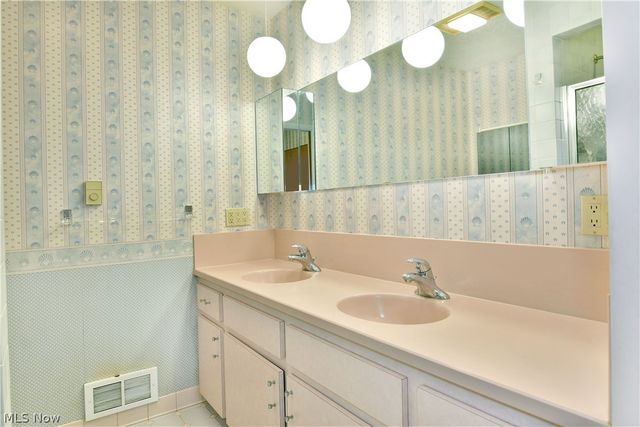 221 Southview Road, Canfield, OH 44406