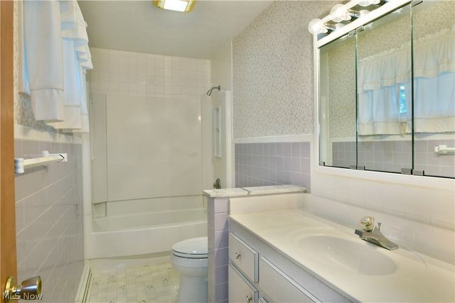 221 Southview Road, Canfield, OH 44406