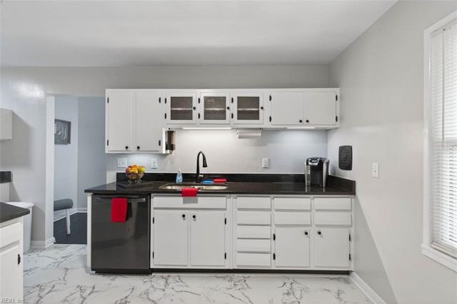 3403 W Weaver RD, Hampton, VA 23666