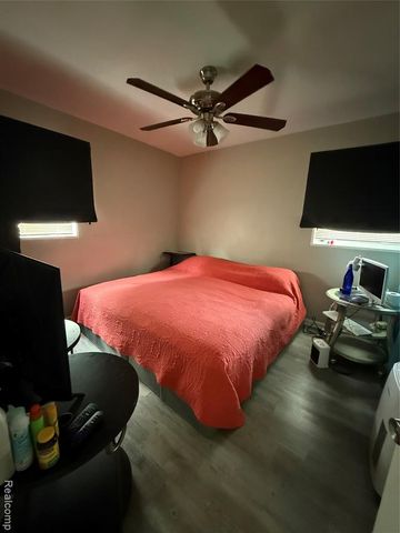 23713 Piper Avenue, Eastpointe, MI 48021