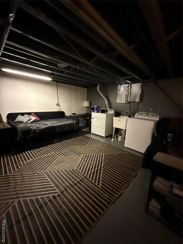 23713 Piper Avenue, Eastpointe, MI 48021