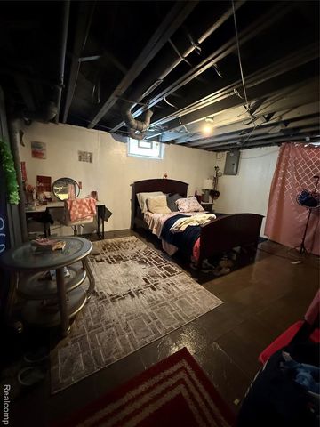 23713 Piper Avenue, Eastpointe, MI 48021