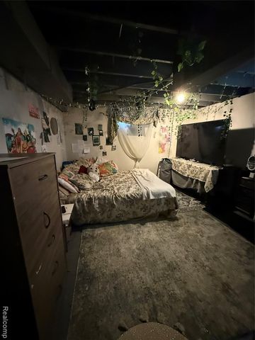 23713 Piper Avenue, Eastpointe, MI 48021