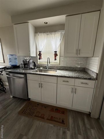 23713 Piper Avenue, Eastpointe, MI 48021