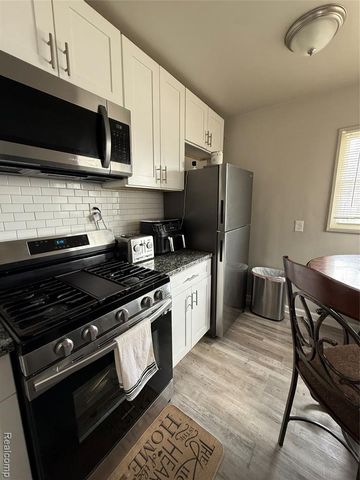 23713 Piper Avenue, Eastpointe, MI 48021