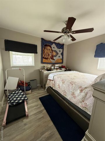 23713 Piper Avenue, Eastpointe, MI 48021