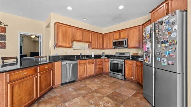 17681 View Mount Court, Victorville, CA 92395