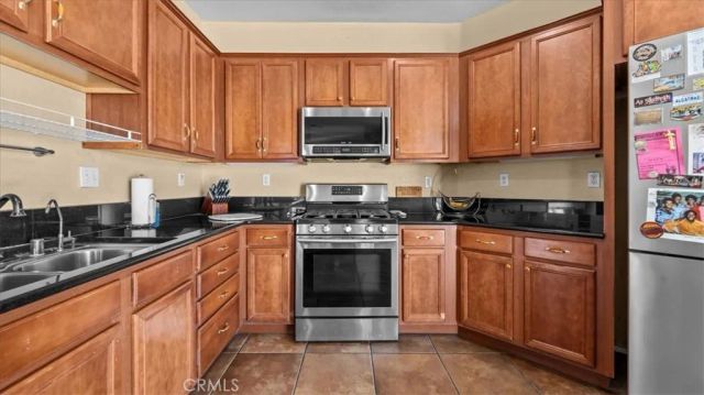 17681 View Mount Court, Victorville, CA 92395