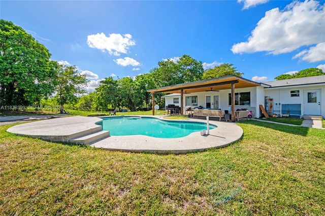 17611 SW 66th Street, Southwest Ranches, FL 33331