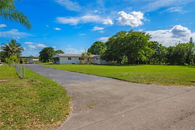 17611 SW 66th Street, Southwest Ranches, FL 33331