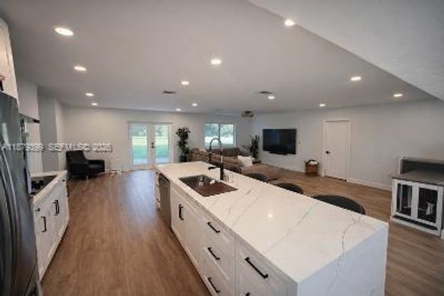 17611 SW 66th Street, Southwest Ranches, FL 33331