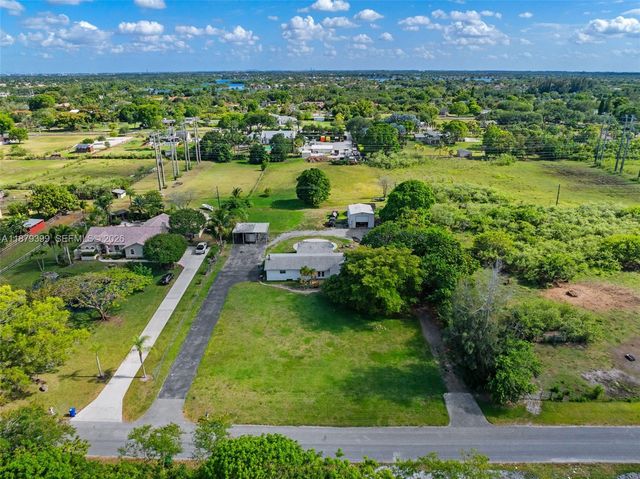 17611 SW 66th Street, Southwest Ranches, FL 33331