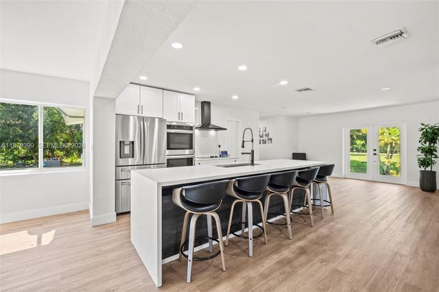 17611 SW 66th Street, Southwest Ranches, FL 33331