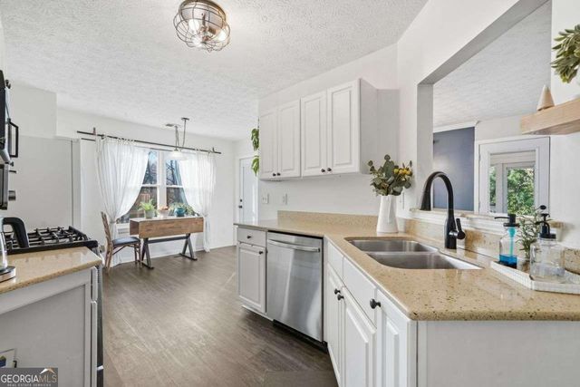 3295 Dundee Ridge Way, Duluth, GA 30096