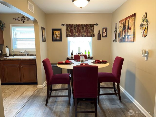 9 Elm Street, Englewood, OH 45322