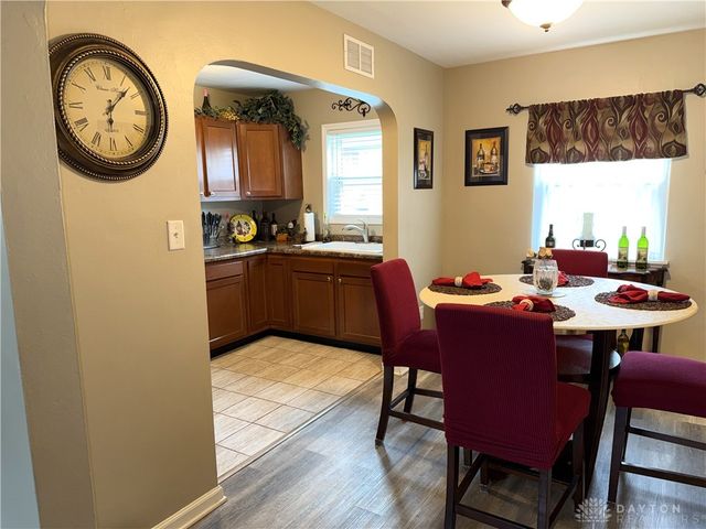 9 Elm Street, Englewood, OH 45322