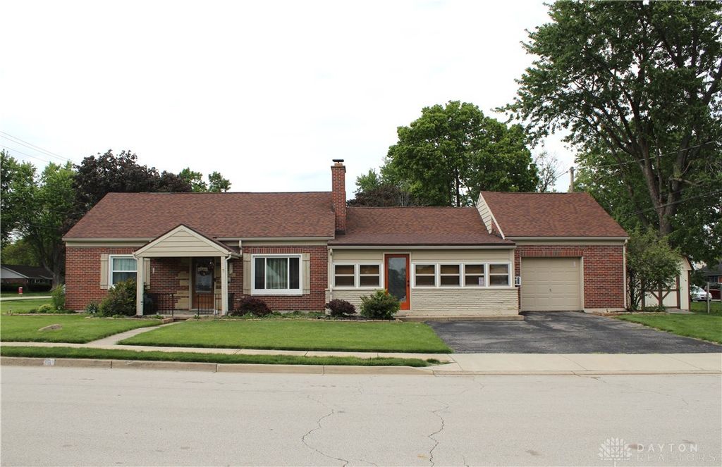 9 Elm Street, Englewood, OH 45322