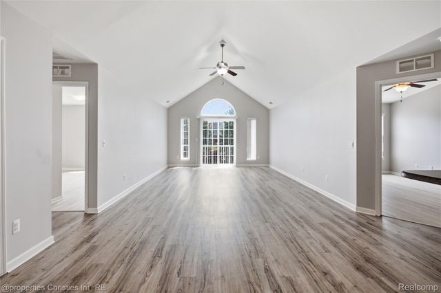 8413 Heywood Circle, Sterling Heights, MI 48312