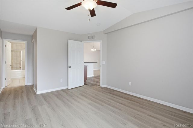 8413 Heywood Circle, Sterling Heights, MI 48312