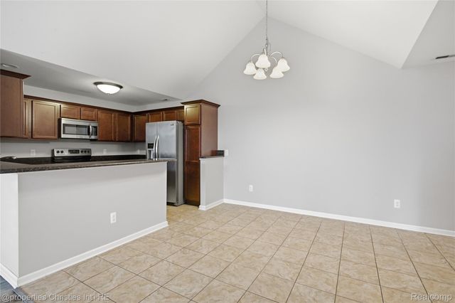 8413 Heywood Circle, Sterling Heights, MI 48312