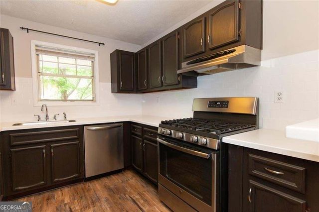 2104 Augusta Drive SE, Marietta, GA 30067