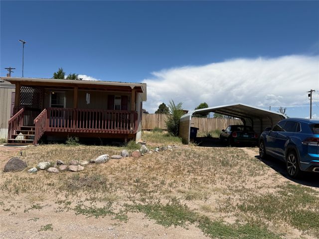 607 Union Hall Lane, Espanola, NM 87532