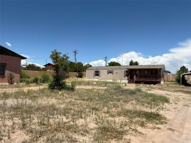 607 Union Hall Lane, Espanola, NM 87532