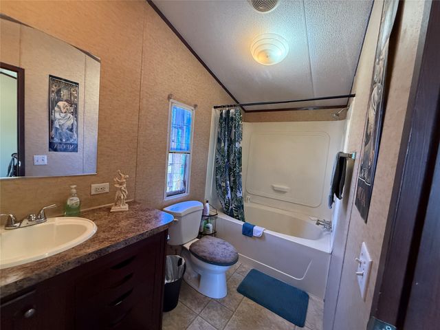 607 Union Hall Lane, Espanola, NM 87532