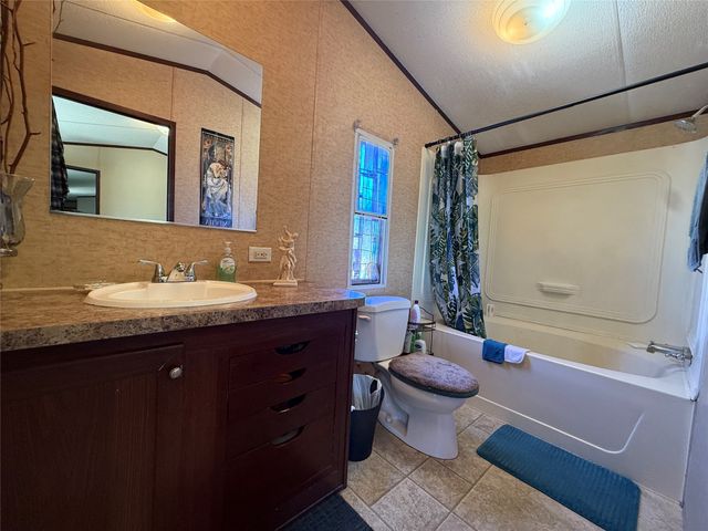 607 Union Hall Lane, Espanola, NM 87532
