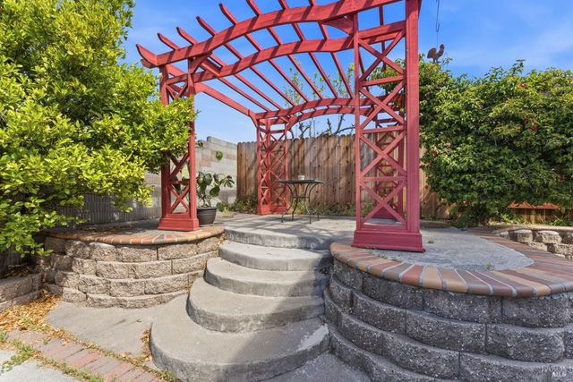 2263 Garnet Dr, Vallejo, CA 94591