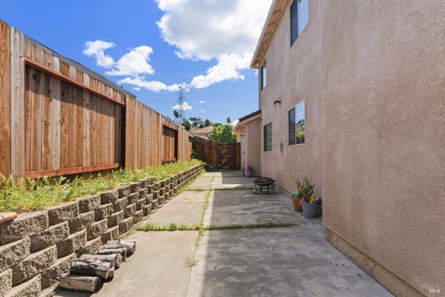 2263 Garnet Dr, Vallejo, CA 94591