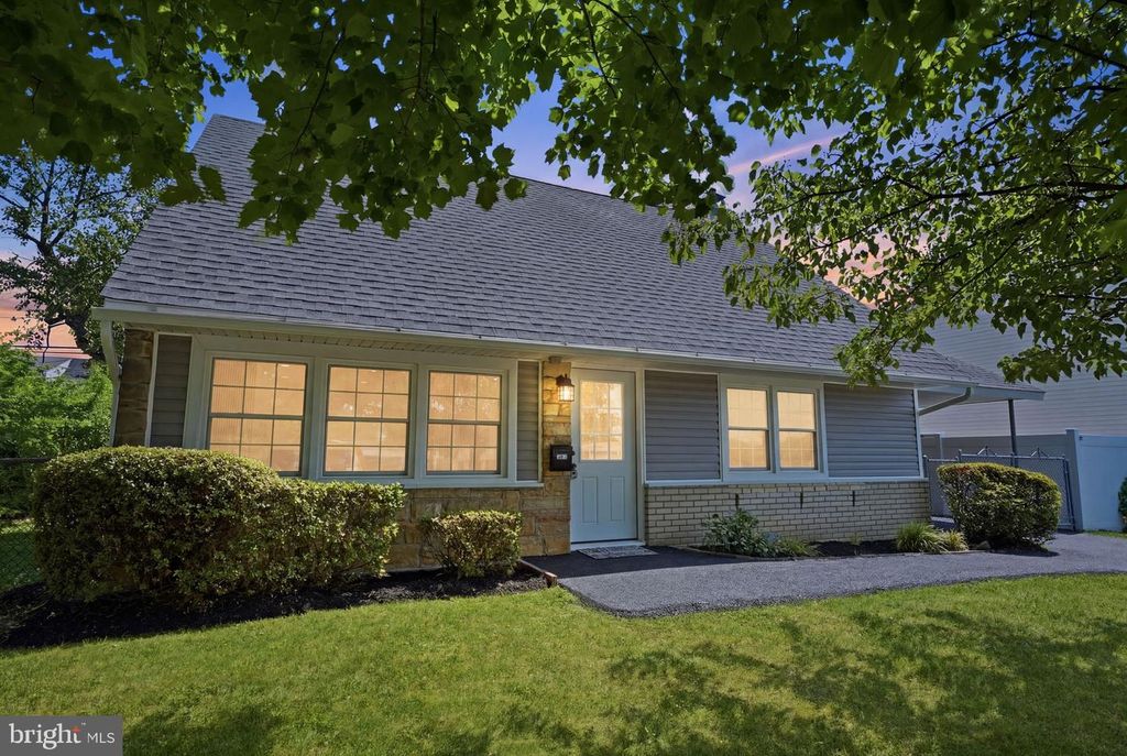 2873 COMLY RD, Philadelphia, PA 19154