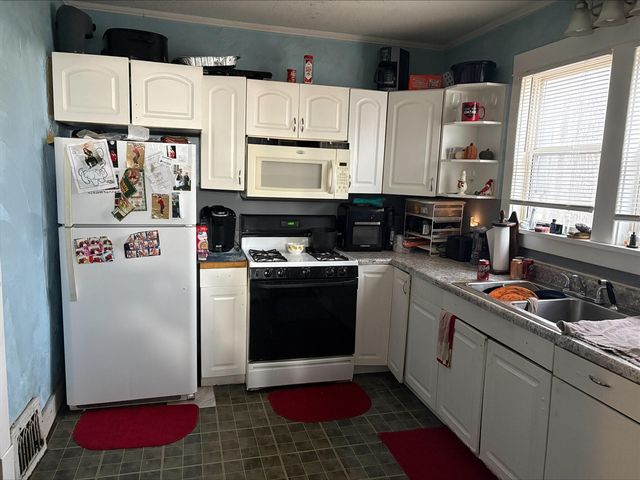 1945 Leahy Street, Muskegon, MI 49442