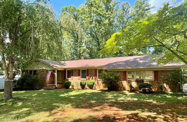 10 Woodcrest Drive, Lexington, NC 27295