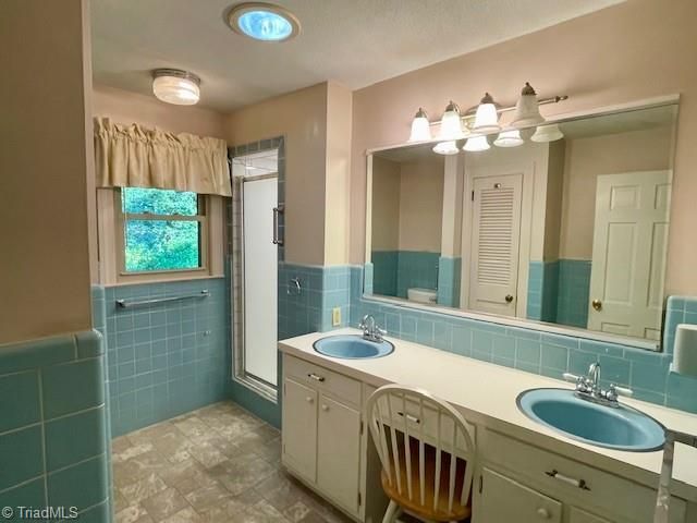 10 Woodcrest Drive, Lexington, NC 27295