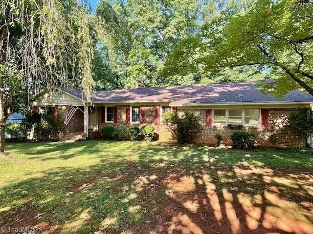 10 Woodcrest Drive, Lexington, NC 27295