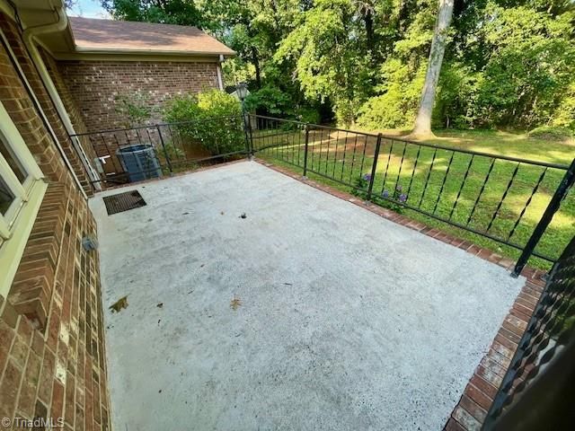 10 Woodcrest Drive, Lexington, NC 27295