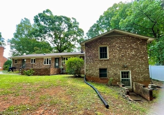 10 Woodcrest Drive, Lexington, NC 27295