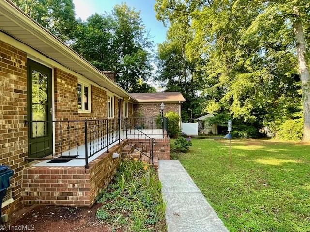 10 Woodcrest Drive, Lexington, NC 27295