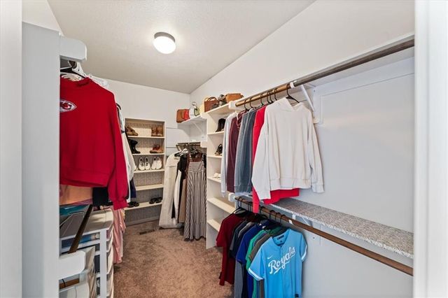 19421 W 200th Terrace, Spring Hill, KS 66083