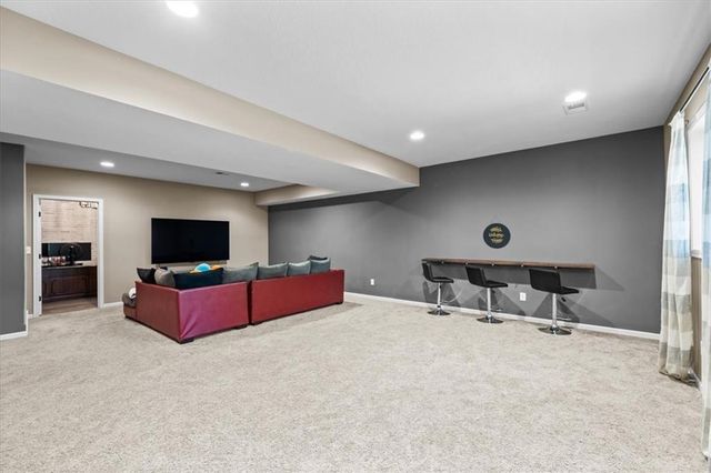 19421 W 200th Terrace, Spring Hill, KS 66083