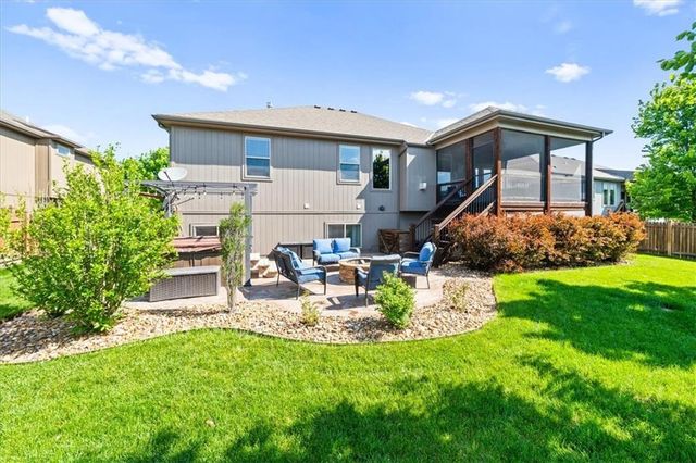 19421 W 200th Terrace, Spring Hill, KS 66083