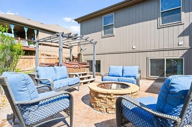 19421 W 200th Terrace, Spring Hill, KS 66083